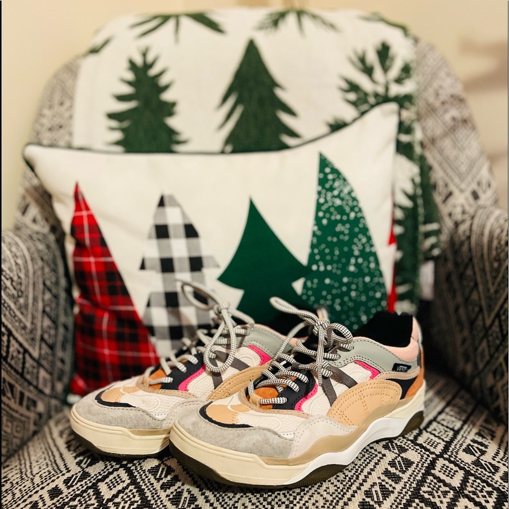 Womens Rare Vans Varix